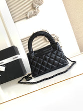 Load image into Gallery viewer, C h a n e l black/black 13x20x7 cm.