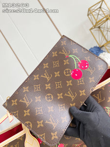 L v neverfull 28x21x14 cm.
