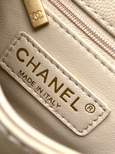Load image into Gallery viewer, C  h a n e l 29cm, 23 cm, 19 cm.