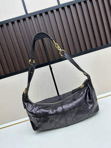 D I o r 33x16x15 cm.