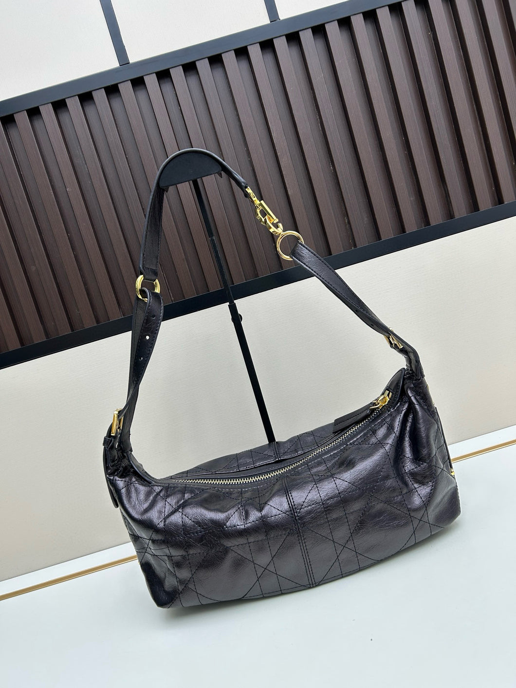 D I o r 33x16x15 cm.