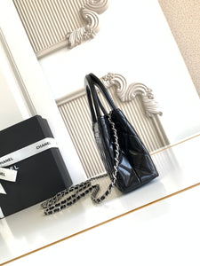 C h a n e l black/silver 13x20x7 cm.