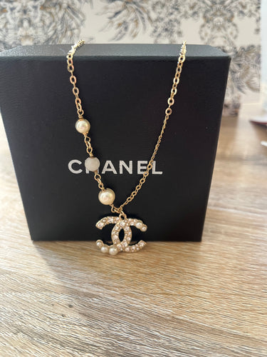 C h a n e l necklace