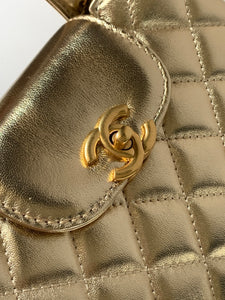 C h a n e l gold 13x20x7 cm.