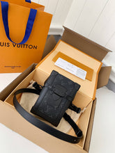 Load image into Gallery viewer, LvTrunk Wearable Wallet
