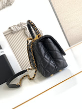 Load image into Gallery viewer, C h a n e l 29 cm, 21 cm , 19 cm.