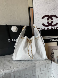 C h a n e l 25.5×12×30 cm.