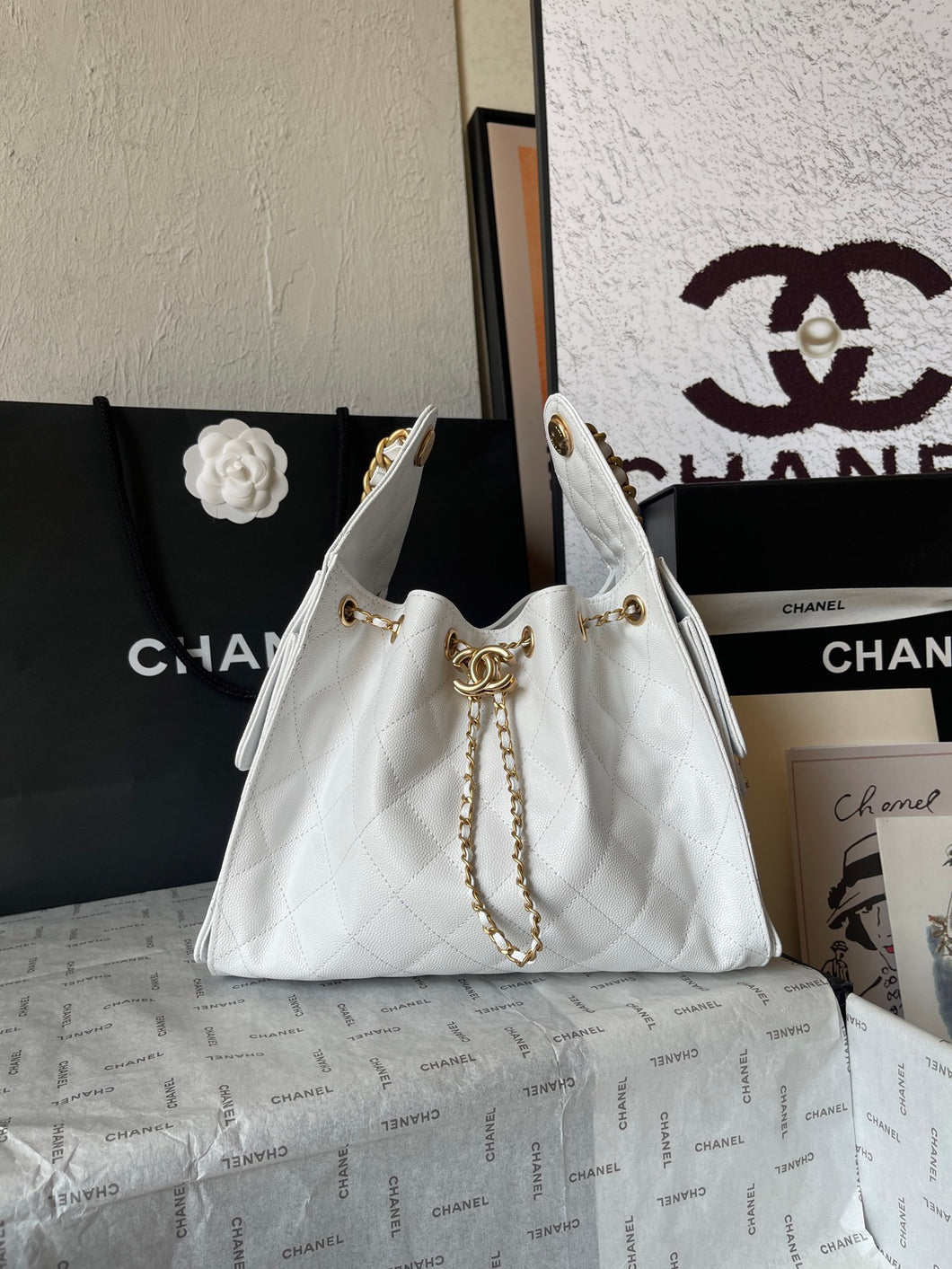 C h a n e l 25.5×12×30 cm.