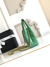 Load image into Gallery viewer, C h a n e l green 13x20x7 cm.