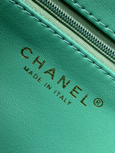 Load image into Gallery viewer, C h a n e l green 13x20x7 cm.