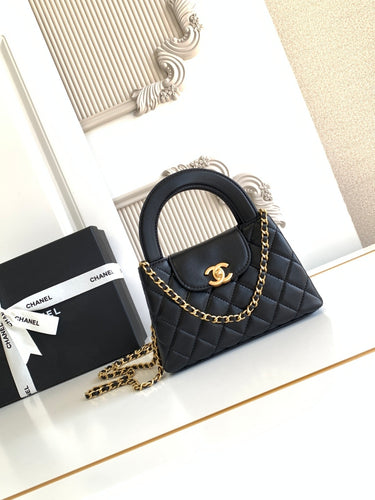 C h a n e l black/gold13x20x7 cm.