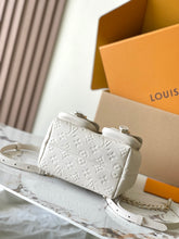 Load image into Gallery viewer, Lv backpack cm.