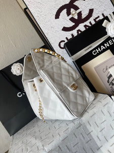 C h a n e l 25.5×12×30 cm.