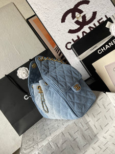 C h a n e l 25.5×12×30 cm.