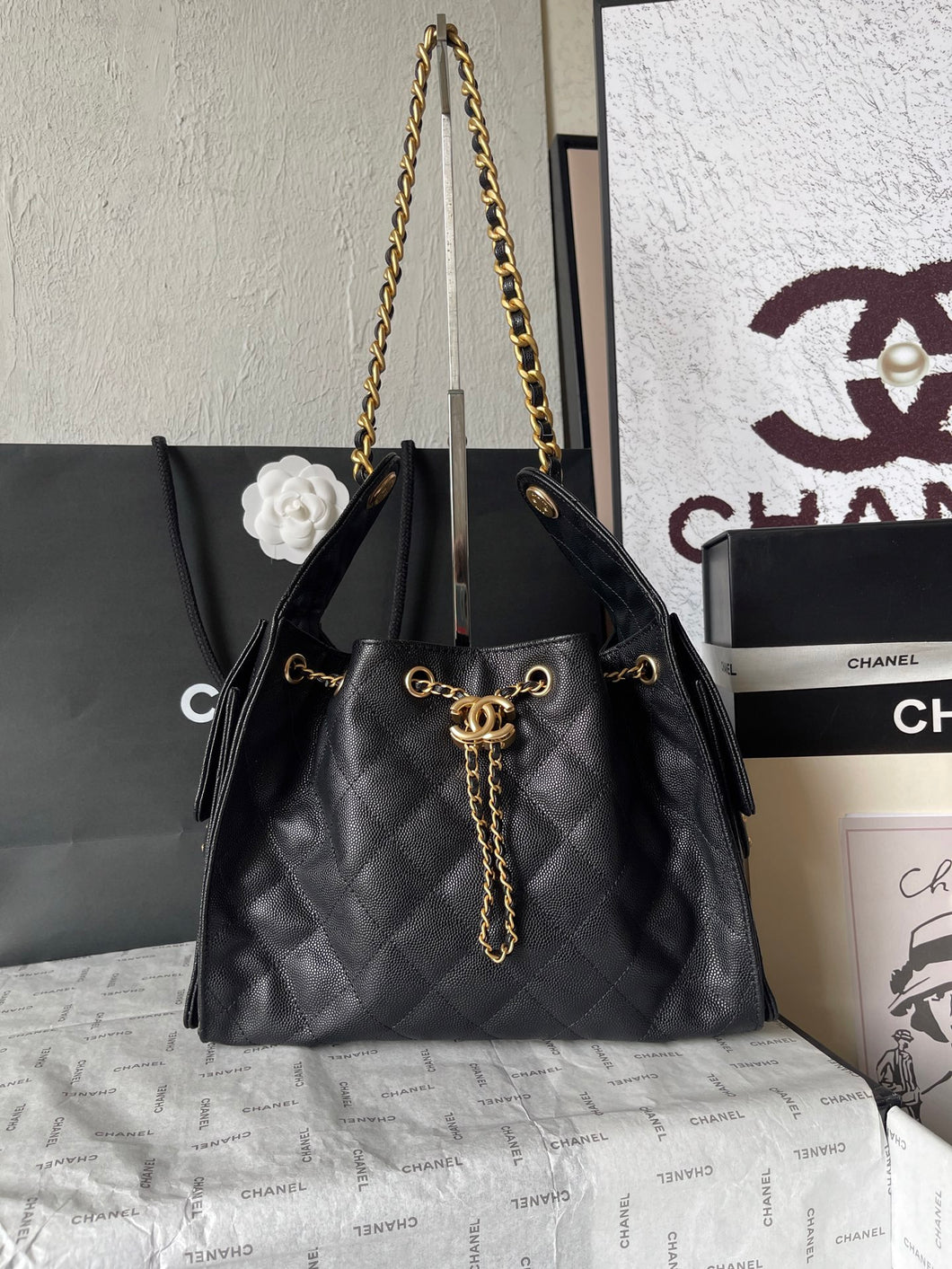 C h a n e l 25.5×12×30 cm.
