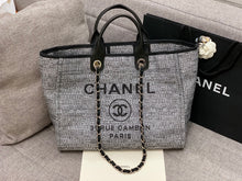 Load image into Gallery viewer, C h a n e l tote 38cm
