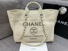 Load image into Gallery viewer, C h a n e l tote 38cm