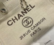 Load image into Gallery viewer, C h a n e l tote 38cm