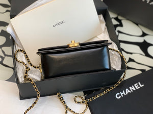 C h a n e l