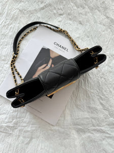 C h a n e l 23×3×11.5cm