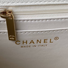 Load image into Gallery viewer, C h a n e l white 18×25×11.5cm