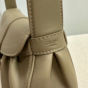 C eline 33x19x9 cm.