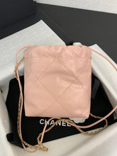 Load image into Gallery viewer, C h a n e l 22