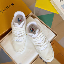 Load image into Gallery viewer, L V sneakers