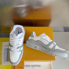 Load image into Gallery viewer, L V sneakers