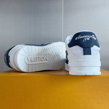 Load image into Gallery viewer, L V sneakers