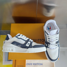Load image into Gallery viewer, L V sneakers