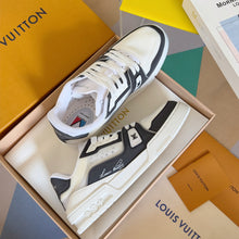 Load image into Gallery viewer, L V sneakers