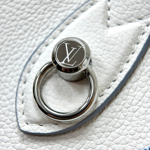 L v 20x12.5x20 cm.