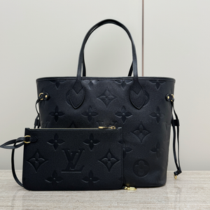 L v 31x28x14 cm.