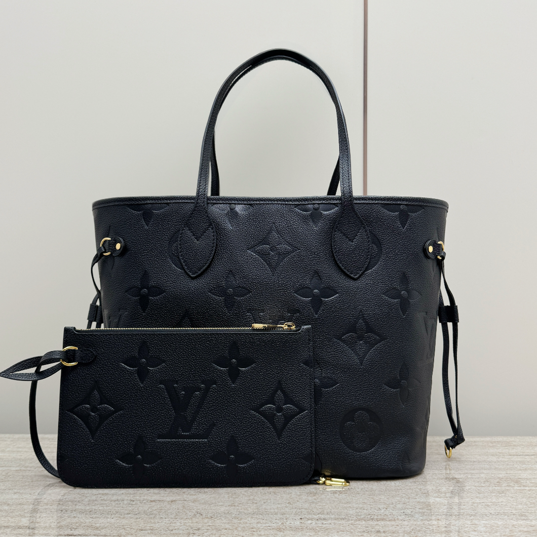 L v 31x28x14 cm.