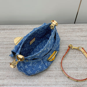L v 18x3x27 cm.