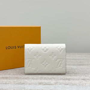 L v wallet 8x2.5x11cm
