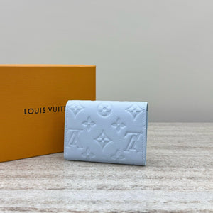 L v wallet 8x2.5x11cm