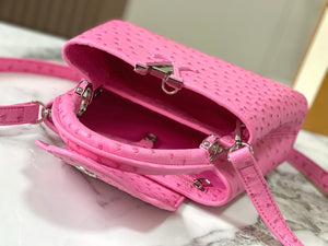 L v pink 21, 27, 31.5 cm.