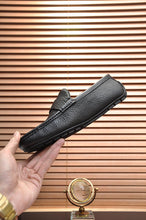 Load image into Gallery viewer, G U C C I - Driving Shoe (2 Colours Available)