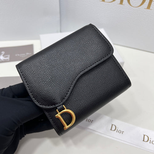 D i o r wallet