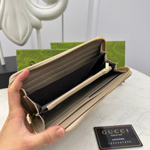 Load image into Gallery viewer, G u c c i wallet