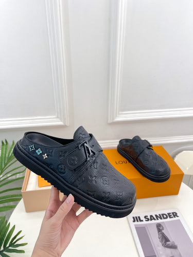 L v black slippers