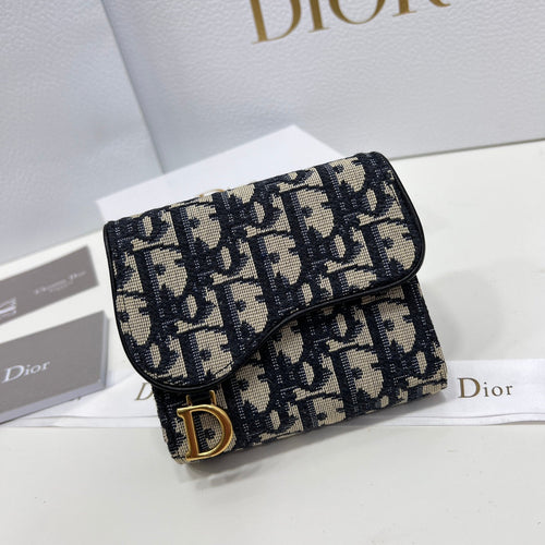 D i o r wallet