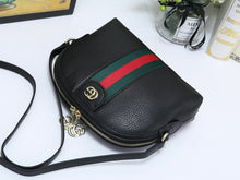 Load image into Gallery viewer, Ophidia shoulder bag