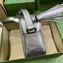 Load image into Gallery viewer, G u c c i silver soho