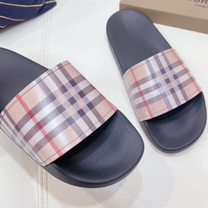 B U R B E R R Y Slides