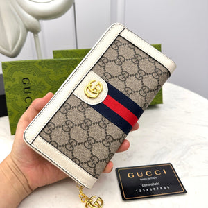 G u c c i wallet