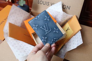 L v wallet blue