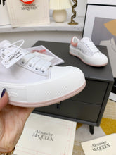 Load image into Gallery viewer, A L E X A N D E R - M c Q U E E N - 2-Tone Sneakers (Light Pink)